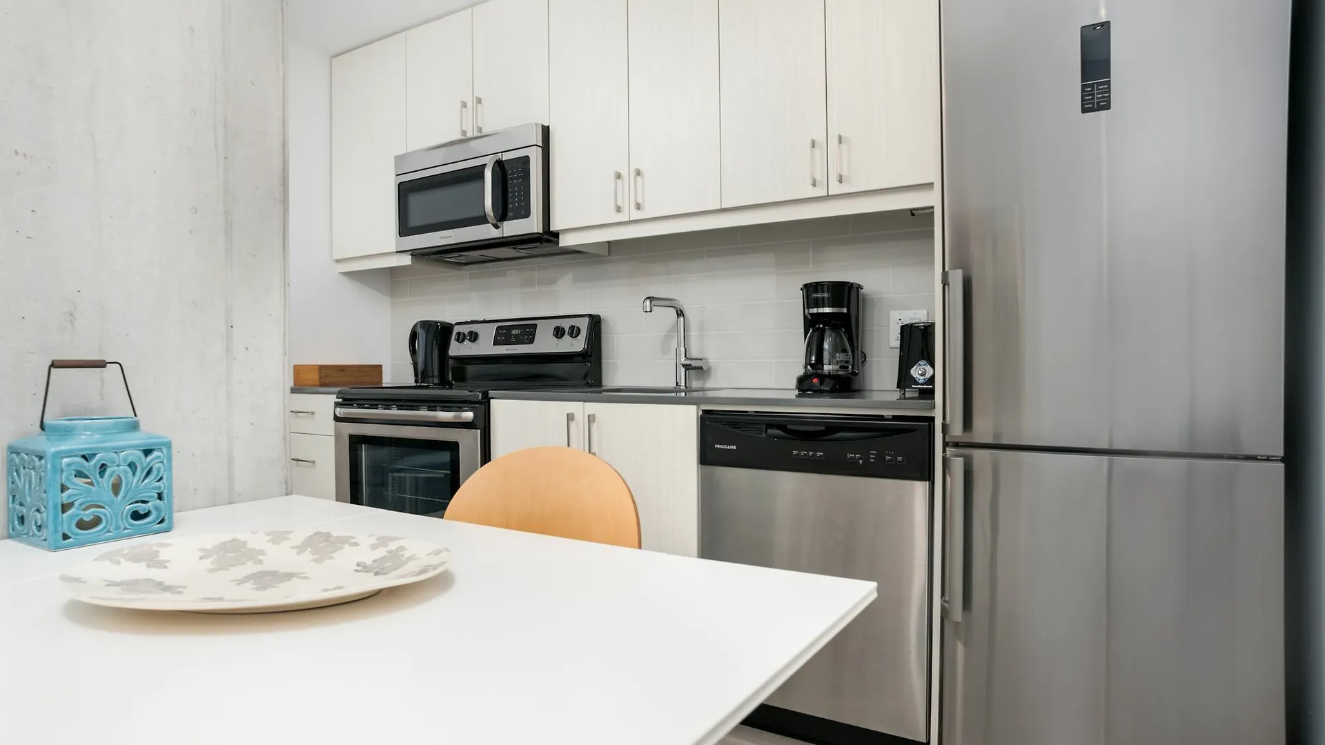 Apartament Sophisticated 1Br In Old Montreal By Sonder