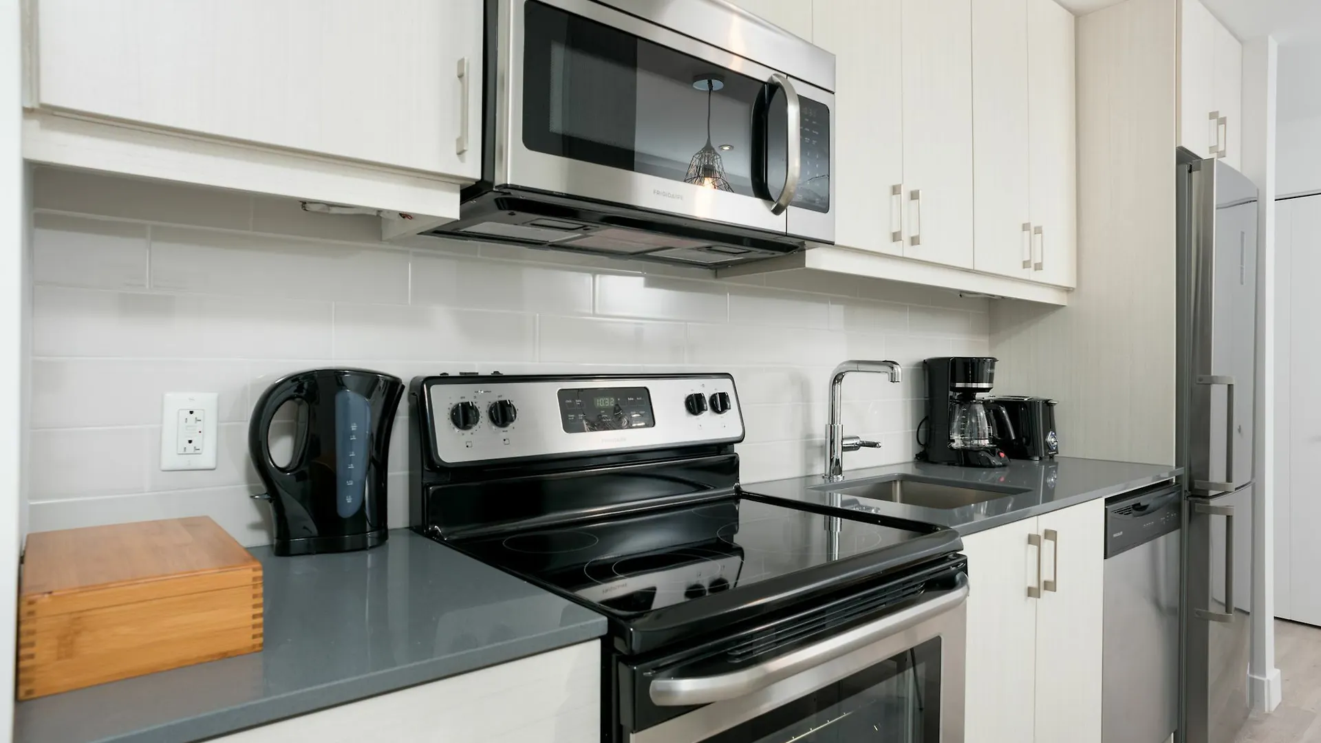 Apartament Sophisticated 1Br In Old Montreal By Sonder